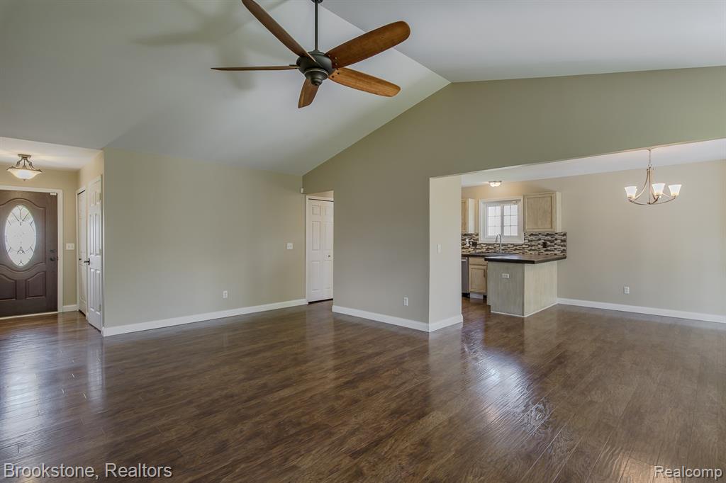 4289 Covey Lane, Grand Blanc, MI 48439 — Photo 13