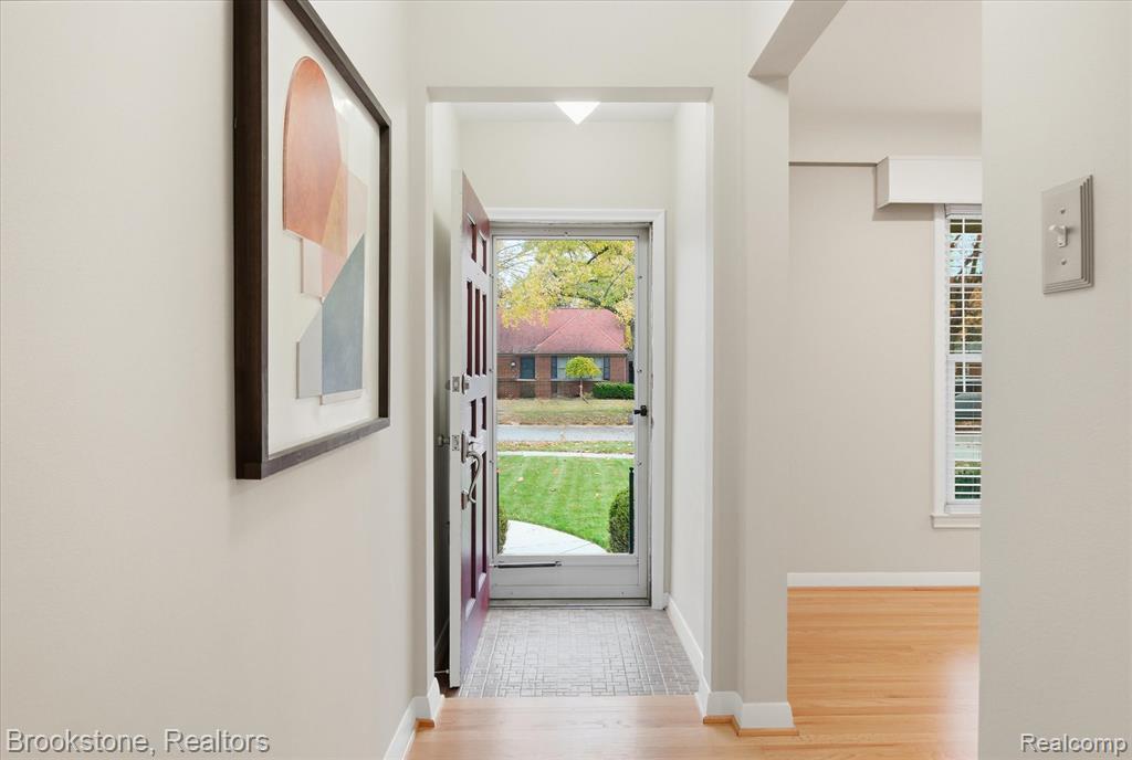 16951 Locherbie Avenue, Beverly Hills, MI 48025 — Photo 7