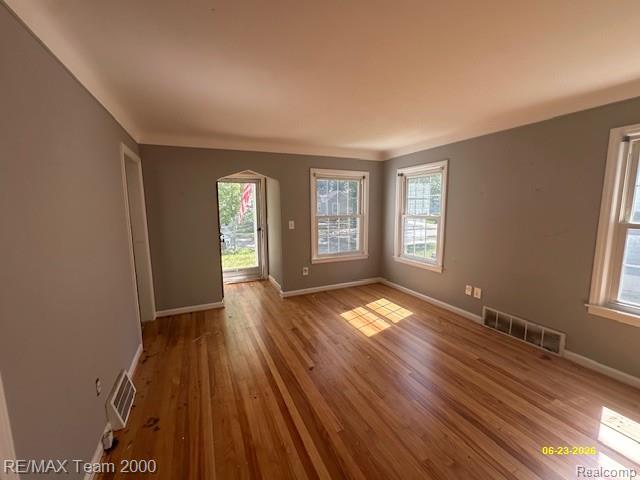 579 E Baker Avenue, Clawson, MI — Photo 7