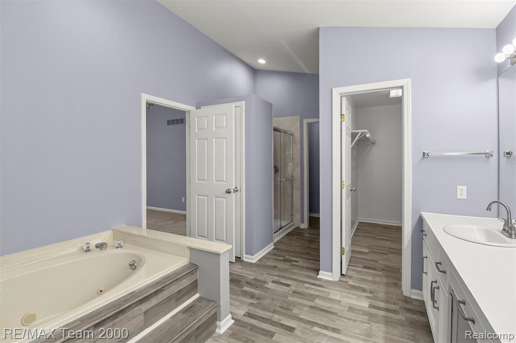 45225 Yorkshire Drive, Novi, MI — Photo 29