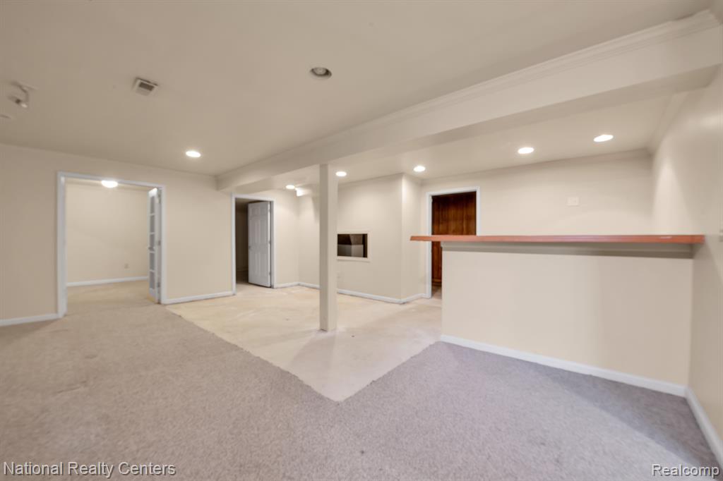 29214 W CHANTICLEER Drive, Southfield, MI 48034 — Photo 26