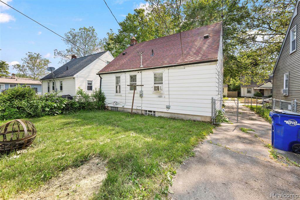 7785 METTETAL Street, Detroit, MI 48228 — Photo 6