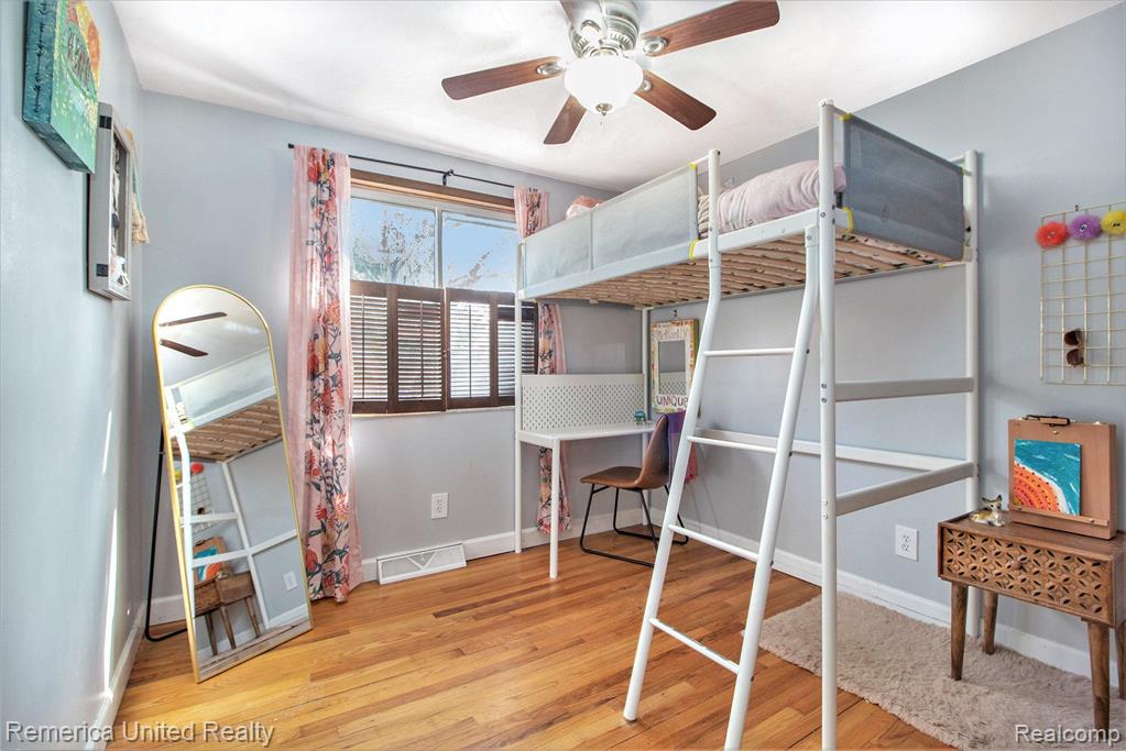999 BYRON, Milford, MI 48381 — Photo 9