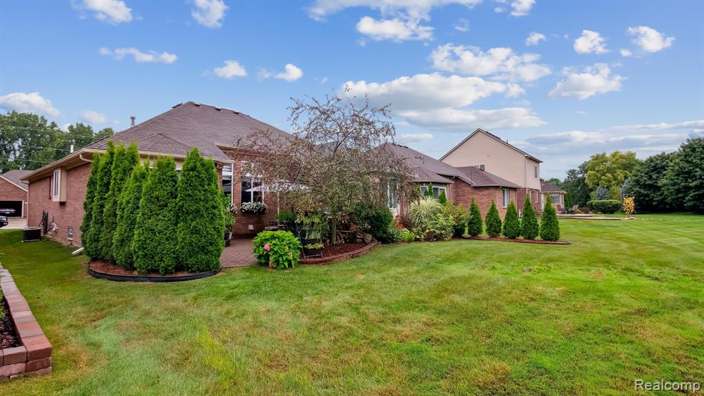 40220 LONG HORN Drive, Sterling Heights, MI 48313 — Photo 30