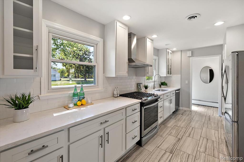 16276 Amherst Avenue S, Beverly Hills, MI 48025 — Photo 12