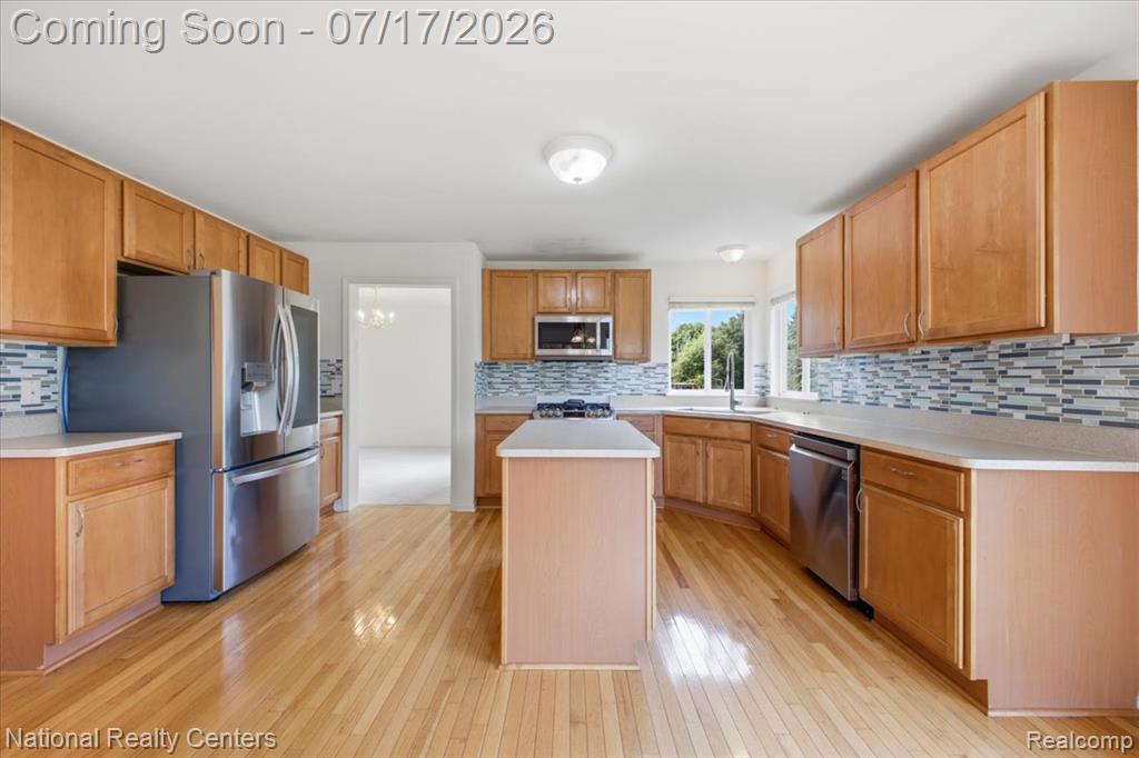 5741 Bingham Drive, Commerce Twp, MI 48382 — Photo 8