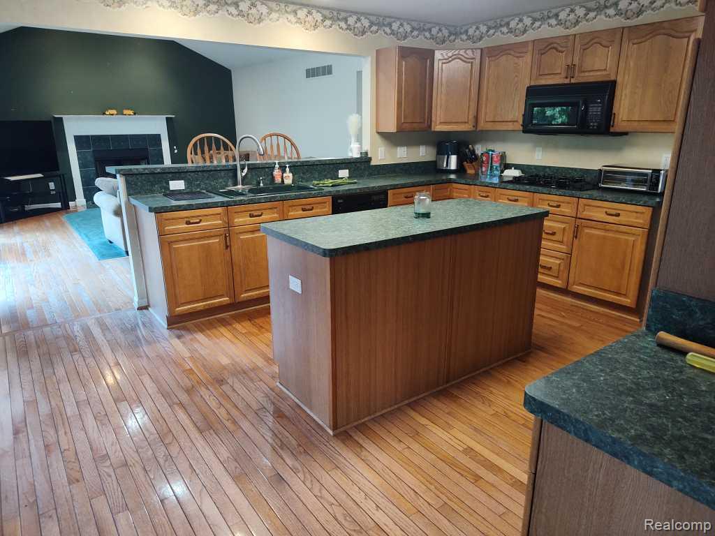 1339 Pond Bluff Way, Brighton, MI 48114 — Photo 17