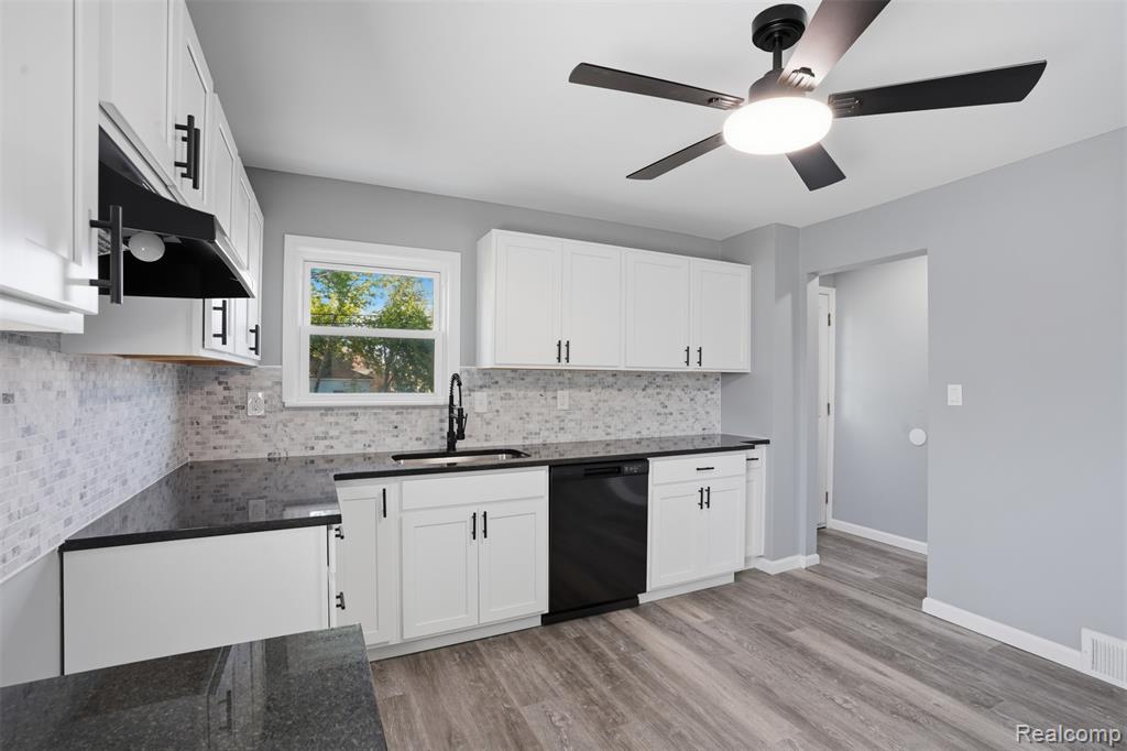 13181 Peach Street, Southgate, MI 48195 — Photo 8