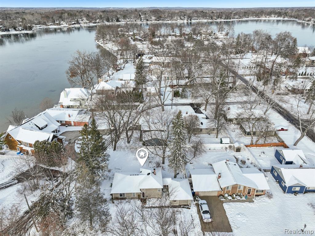 4049 S Shore Street, Waterford, MI 48328 — Photo 39
