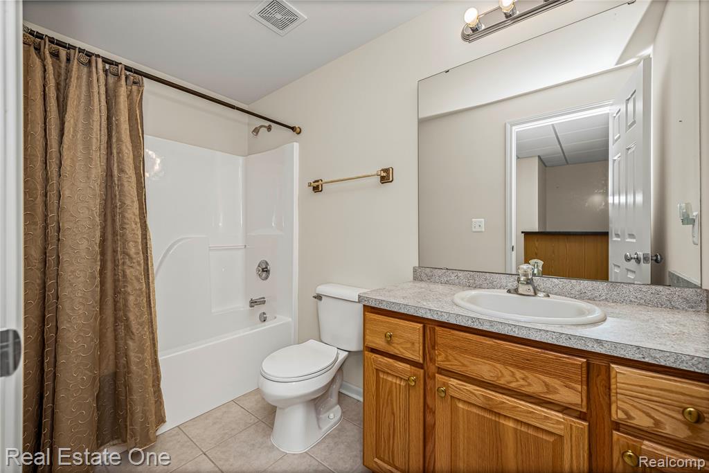 480 Hosta, Howell, MI 48843 — Photo 28