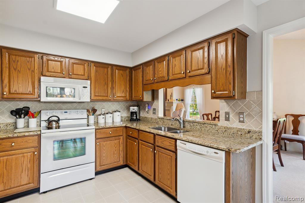 39784 GLENVIEW, Northville, MI 48168 — Photo 19