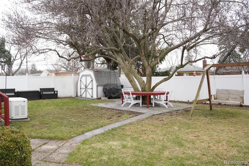 19445 McIntyre Street, Detroit, MI 48219 — Photo 30