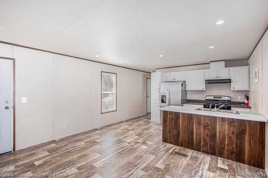 423 Elm Ct, Oakland, MI — Photo 3