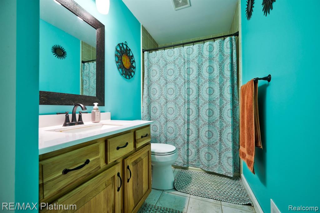 5512 Hidden Oaks Circle, Linden, MI 48451 — Photo 29