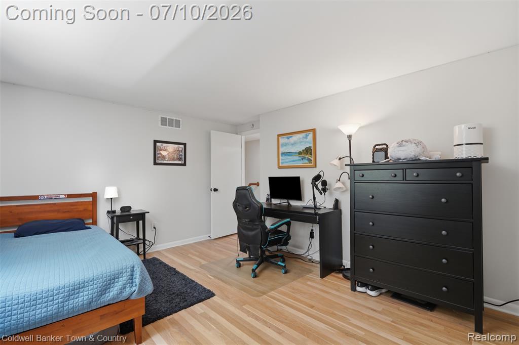 4301 Macqueen Drive, West Bloomfield, MI 48323 — Photo 30