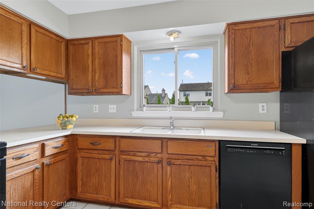 41531 Simcoe Drive, Canton, MI 48188 — Photo 16