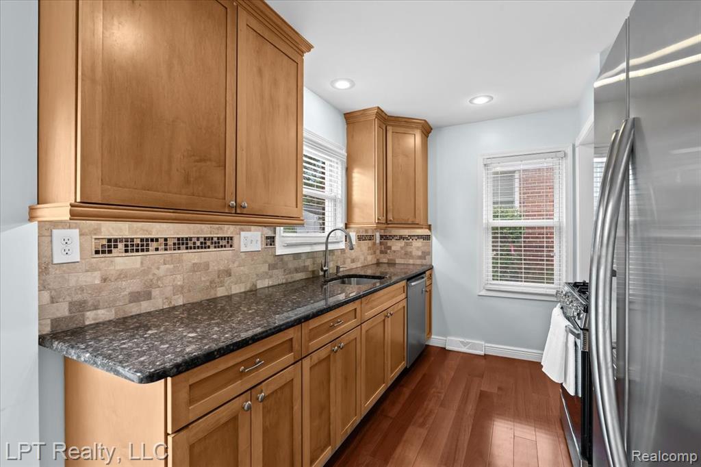 4357 Robinwood Avenue, Royal Oak, MI 48073 — Photo 11