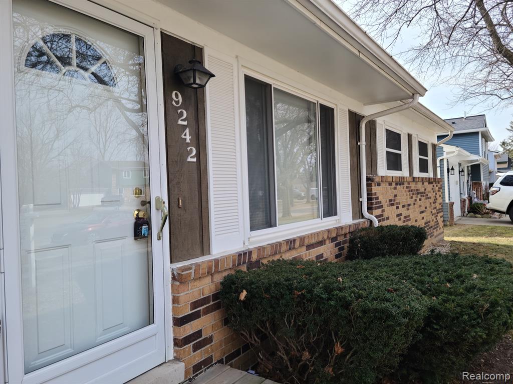 9242 PANAMA Avenue, Ypsilanti, MI 48198 — Photo 5