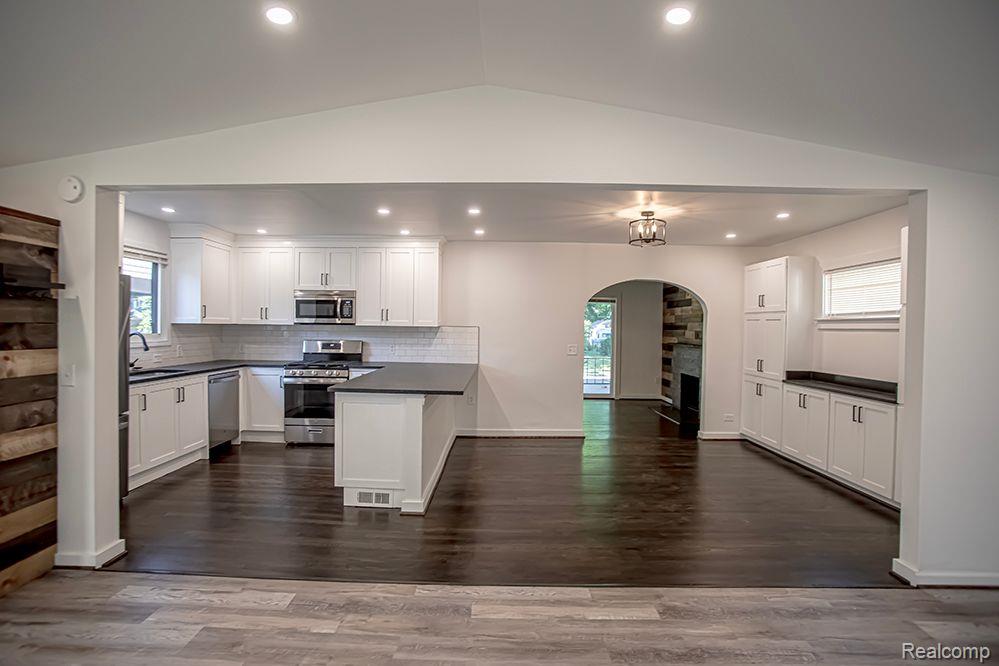 409 BALDWIN Avenue, Royal Oak, MI 48067 — Photo 3