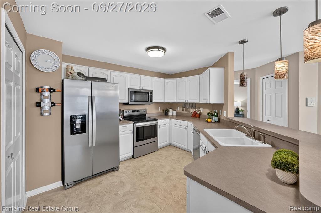 14203 Adri Circle, Walled Lake, MI 48390 — Photo 12