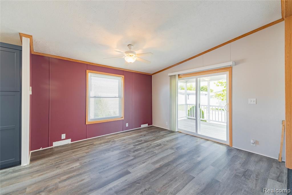 11160 Chestnut Run Court, South Lyon, MI 48178 — Photo 8
