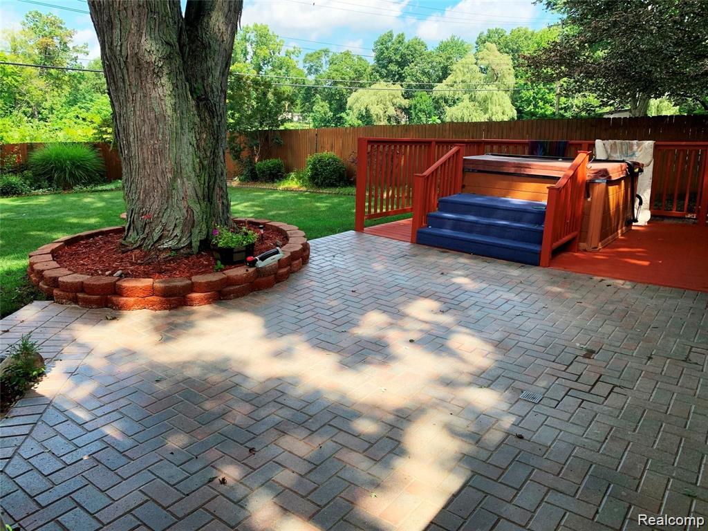1693 Ashstan Drive, Walled Lake, MI 48390 — Photo 22