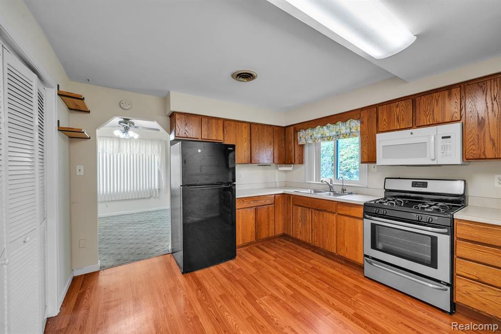 8620 Stephens, Warren, MI 48089 — Photo 7