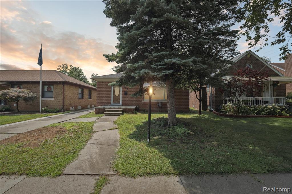 7307 Colonial Street, Dearborn Heights, MI 48127 — Photo 2