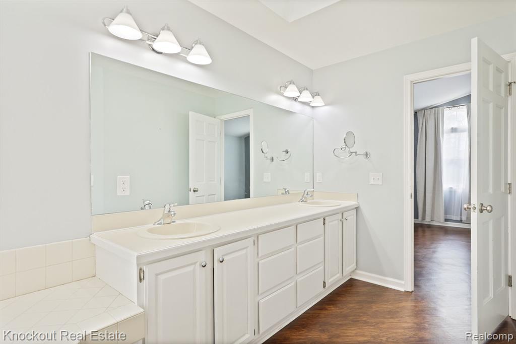 640 Timberwood Lane, Saginaw, MI 48609 — Photo 39