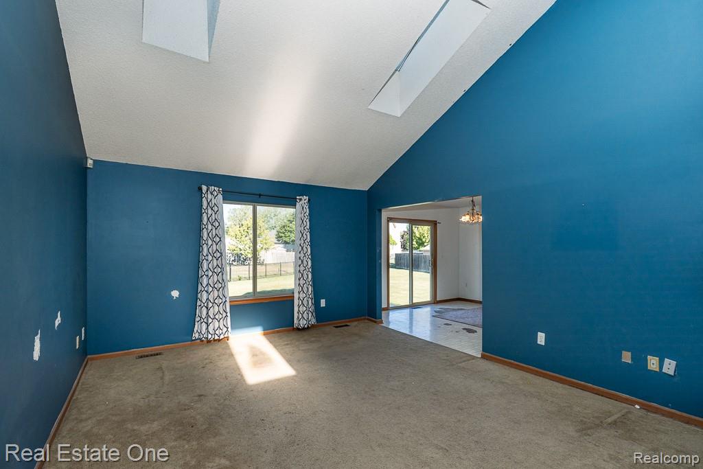 48749 Smokey Glen Court, New Baltimore, MI — Photo 6