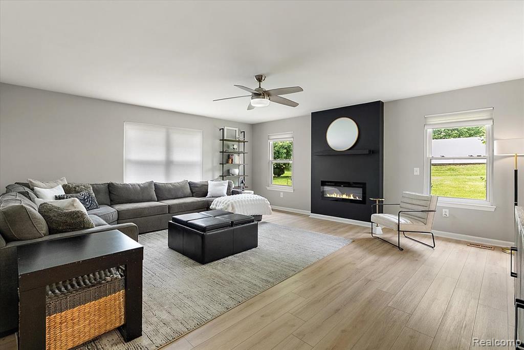 45071 Yorkshire Drive, Novi, MI — Photo 16