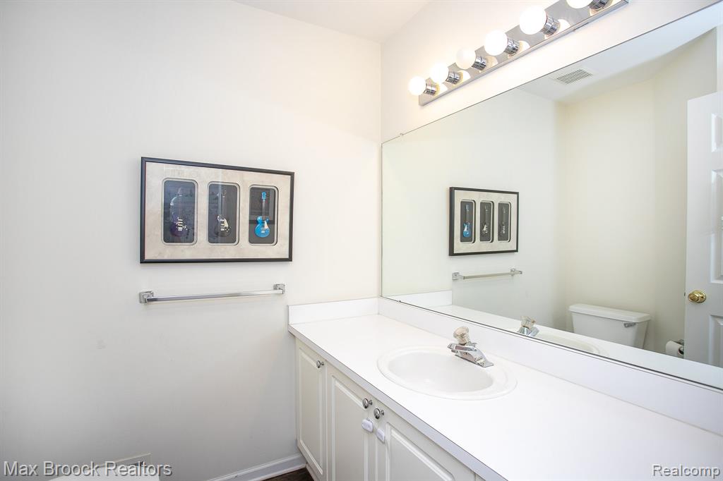 6817 Woodcrest Drive, Troy, MI 48098 — Photo 22