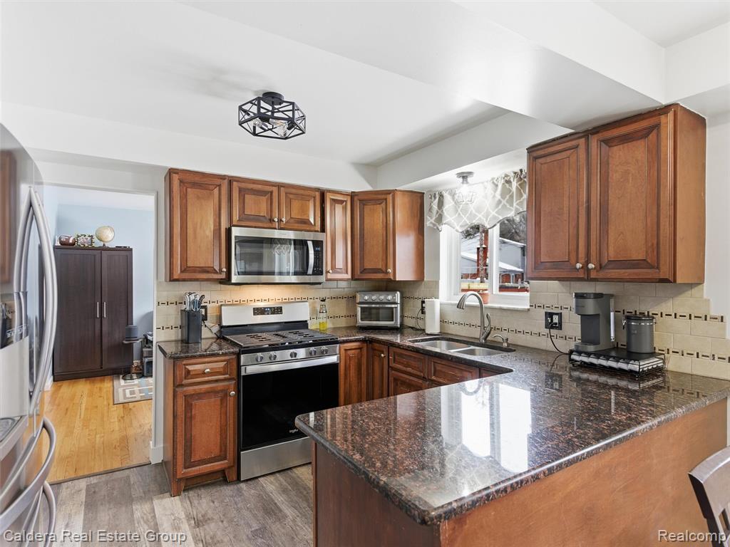 5920 Montgomery Drive, Utica, MI 48316 — Photo 18