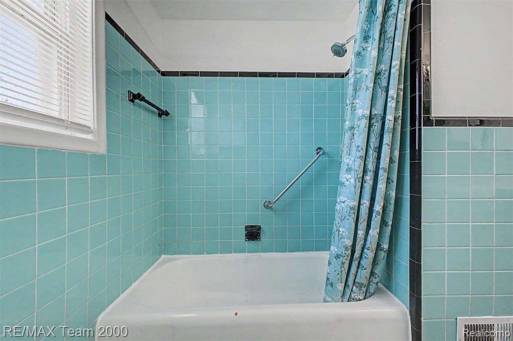 4947 Roosevelt Boulevard, Dearborn Heights, MI 48125 — Photo 15