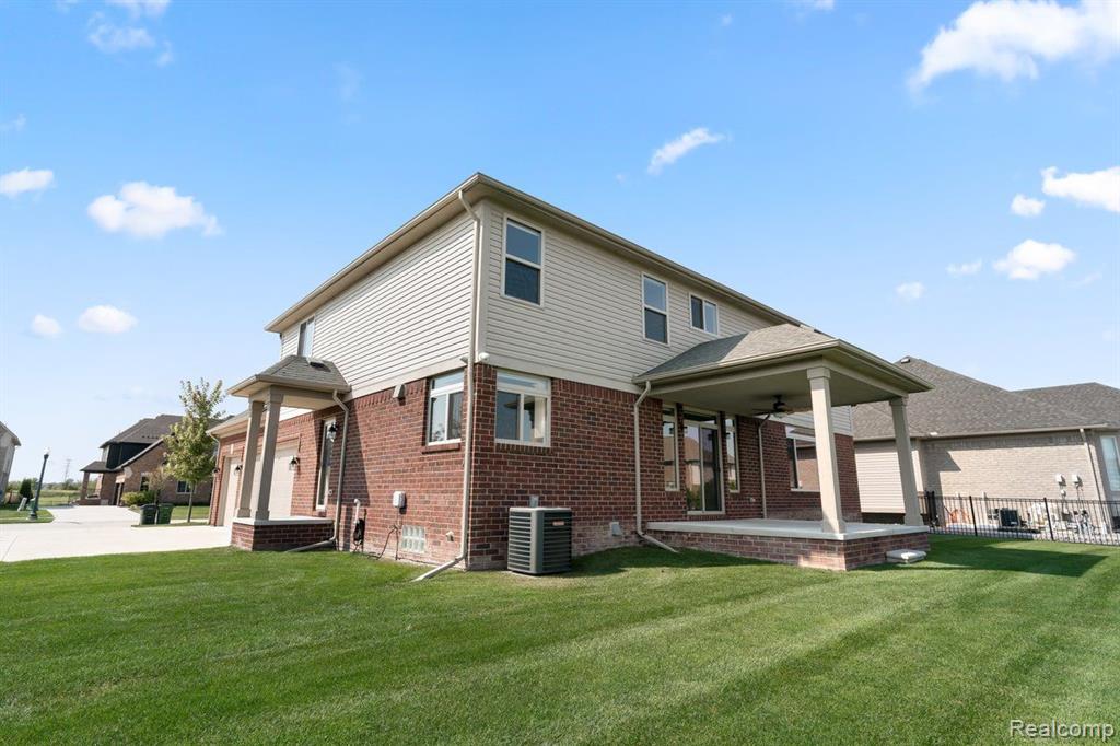 54806 BLACK HILLS Lane, Utica, MI 48316 — Photo 42