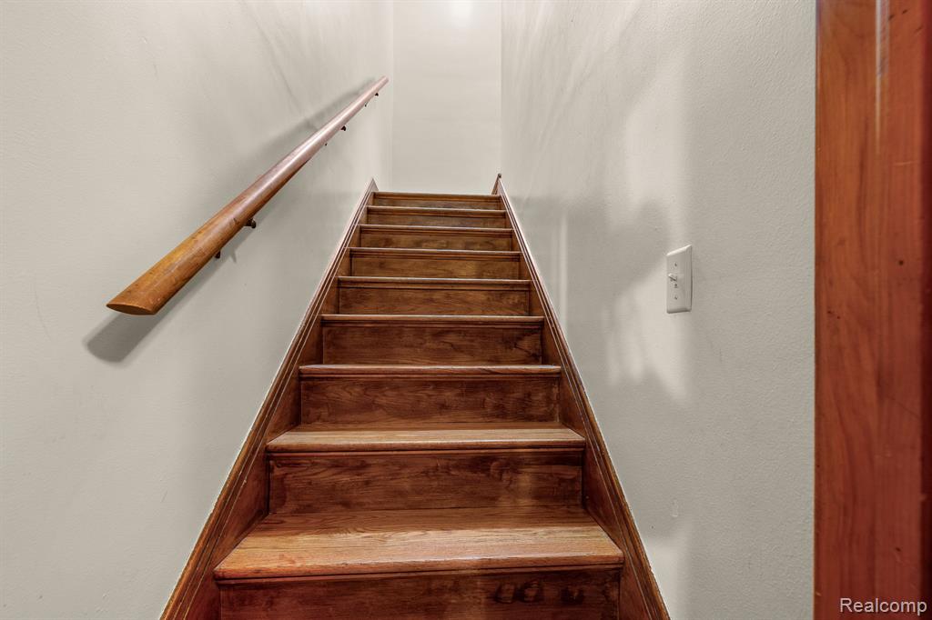 7716 W MORROW Circle, Dearborn, MI 48126 — Photo 31
