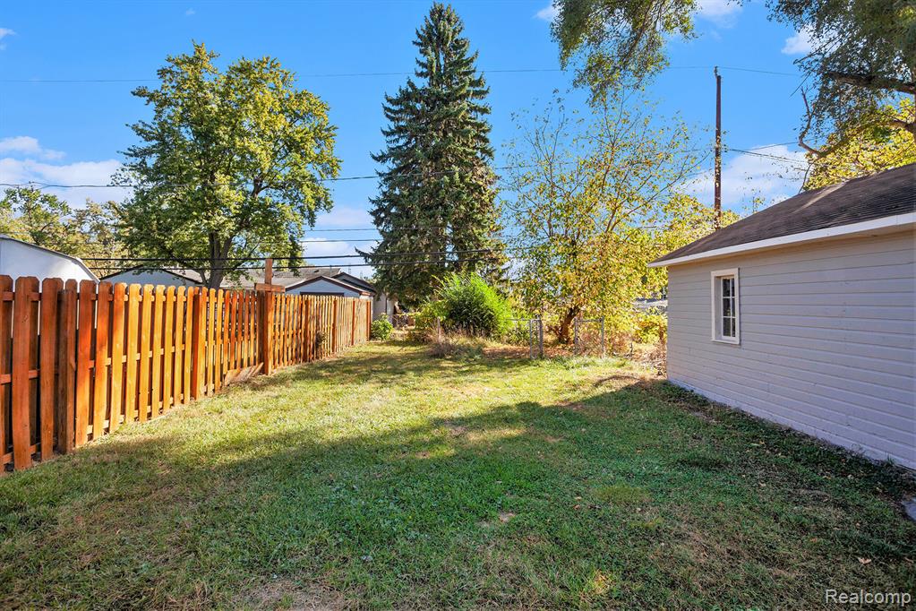 770 Cameron Avenue, Pontiac, MI 48340 — Photo 14