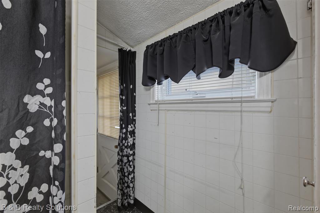 23644 E Main Street, Armada, MI — Photo 18