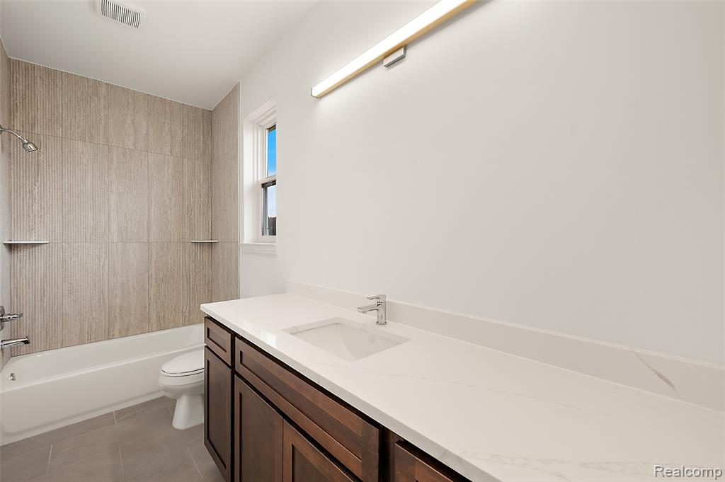 28324 Nadia Lane, New Baltimore, MI 48047 — Photo 42