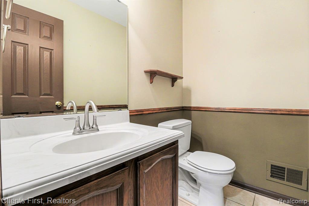 42542 Knollwood Court, Northville, MI 48168 — Photo 17