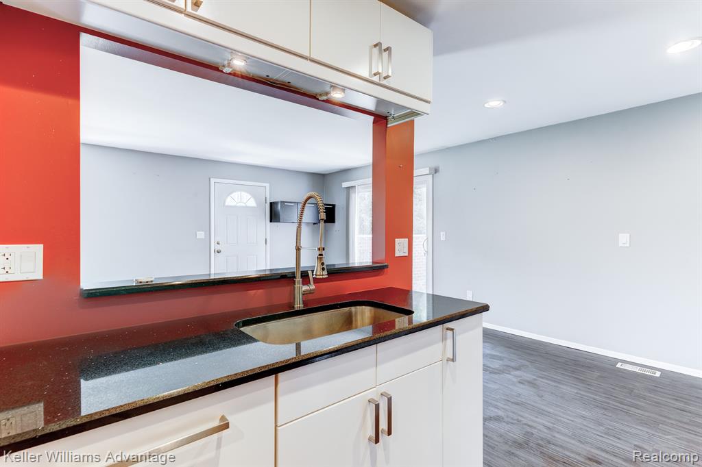23585 Stonehenge Boulevard, Novi, MI — Photo 11