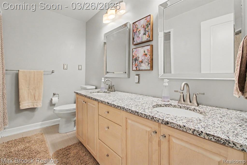 2261 Avondale Street, Sylvan Lake, MI 48320 — Photo 13