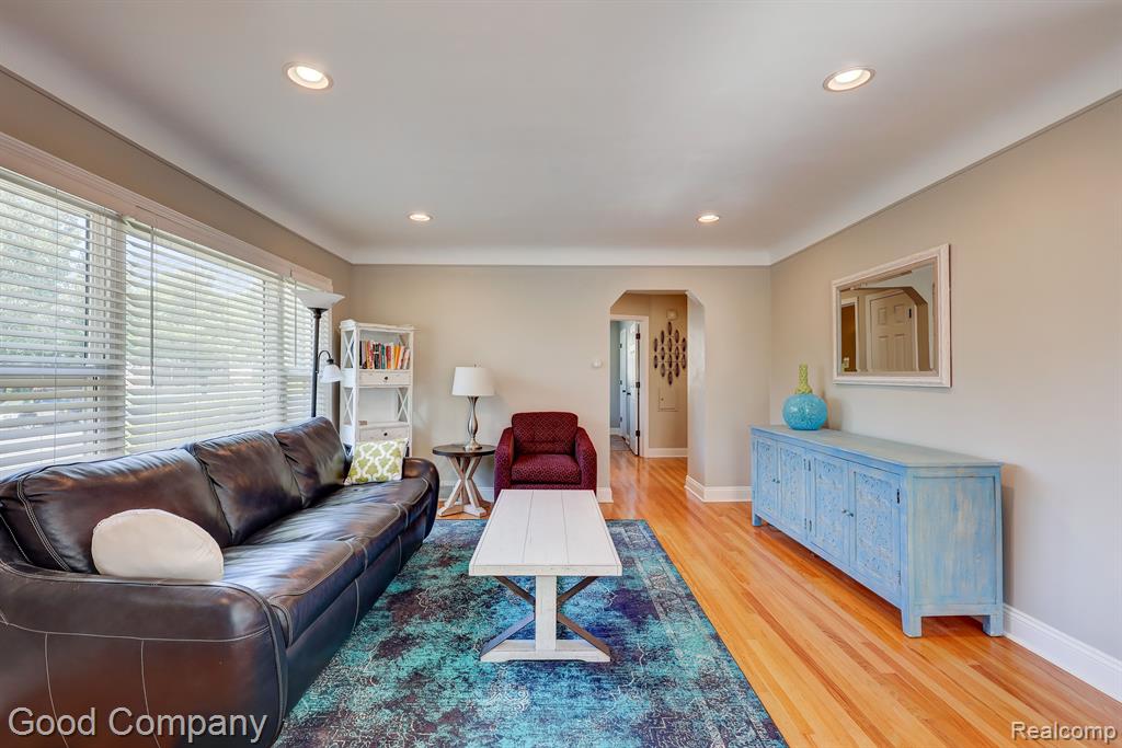 703 E BLOOMFIELD Avenue, Royal Oak, MI 48073 — Photo 4