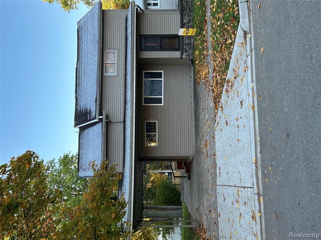 689 W Lincoln Street, Caro, MI 48723 — front exterior