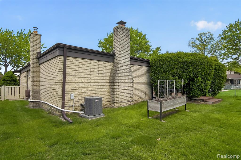 14341 Heritage Street, Riverview, MI 48193 — Photo 45