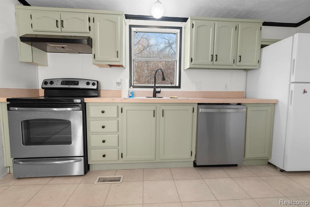 351 North Squirrel Road #207, Auburn Hills, MI 48326 — Photo 4