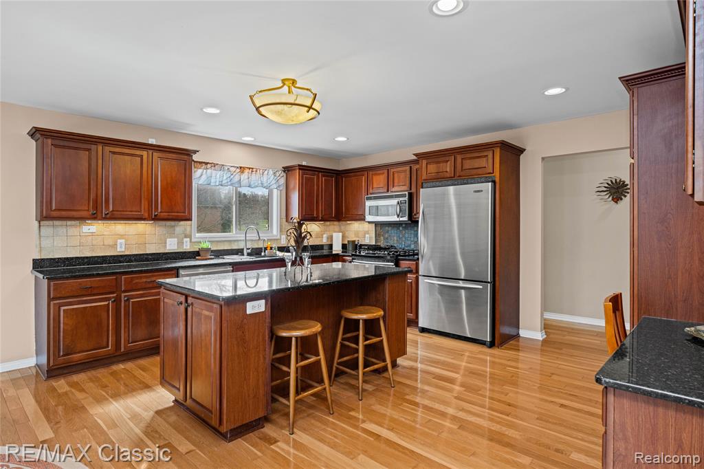 4930 Menominee Lane, Clarkston, MI 48348 — Photo 21