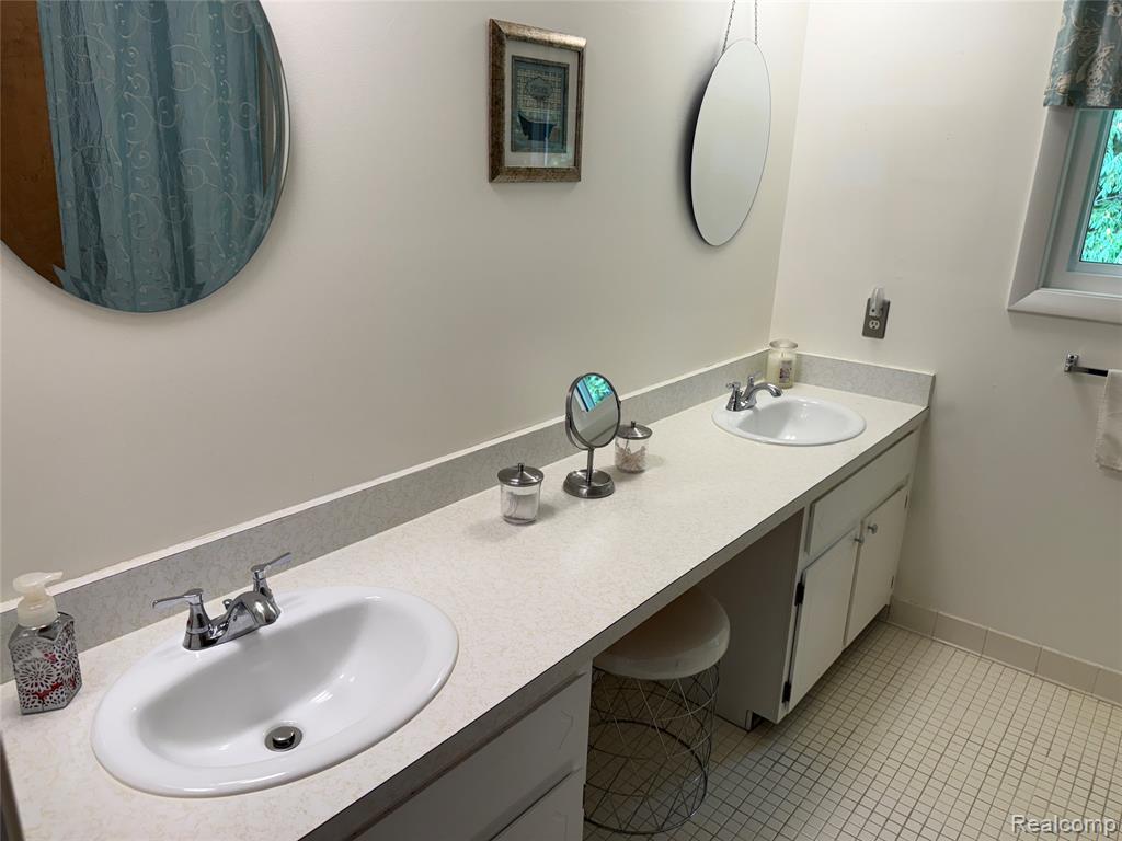 5540 Bostall Woods Drive, Rochester, MI 48306 — Photo 50