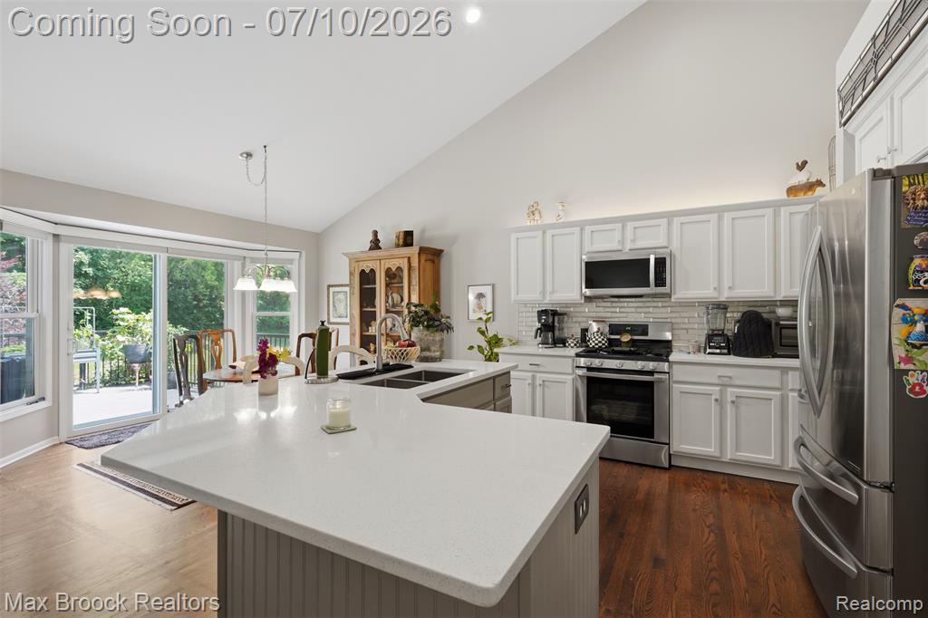 5804 S Windstar Circle, 22, Waterford, MI 48327 — Photo 17
