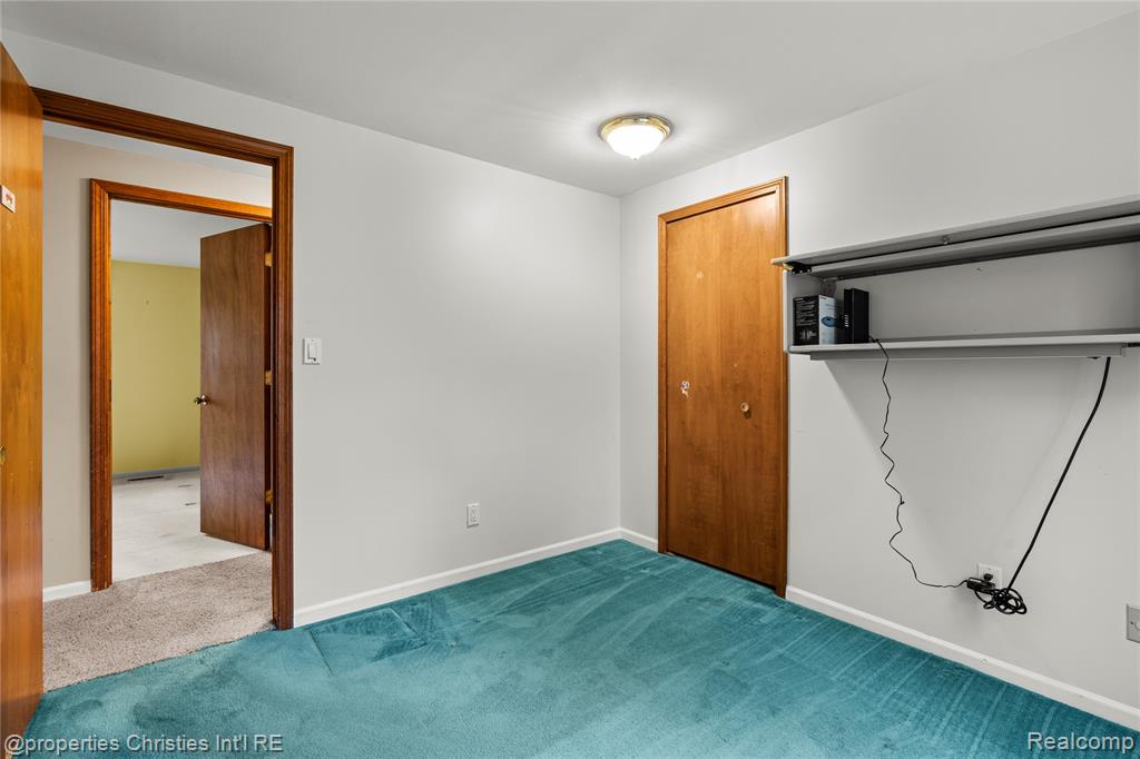 6785 GRASSLAND Avenue, West Bloomfield, MI 48324 — Photo 14